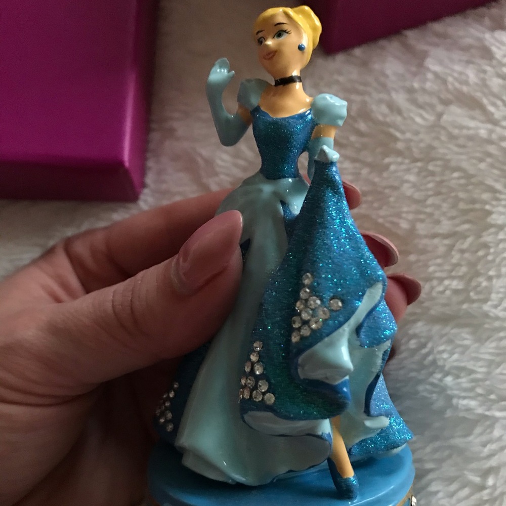Disney Cinderella Collectible Figurine Box NWT